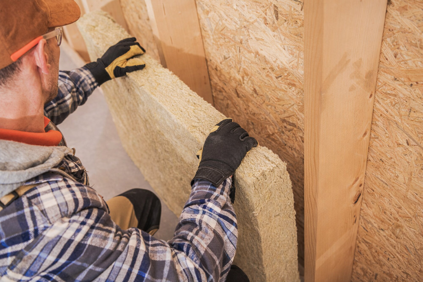 Wall insulation in Bettendorf, IA